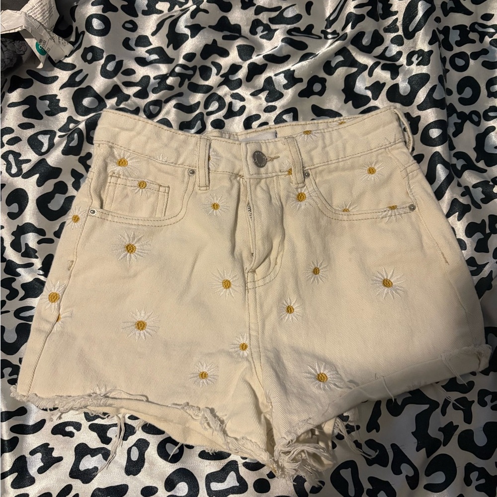Embroidered Cream Women's Shorts